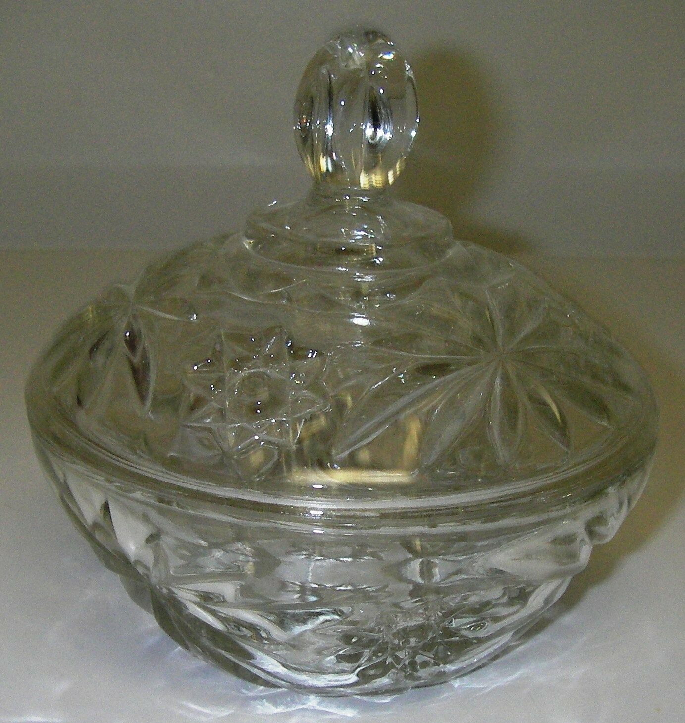 Anchor Hocking Eapc Prescut Star Of David Clear Candy Dish With Lid  5 1/4”